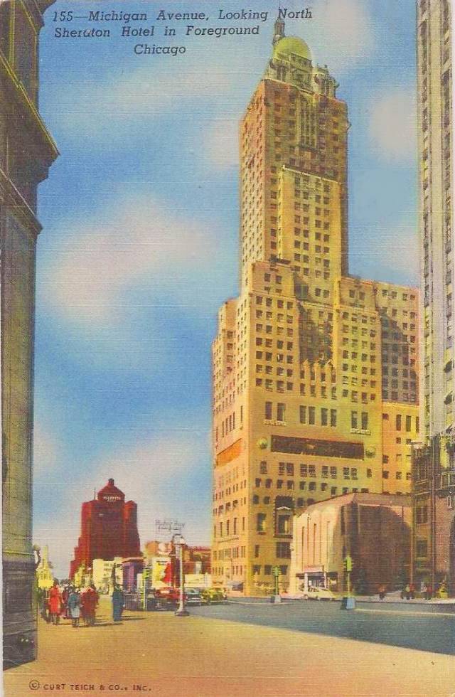 POSTCARD - CHICAGO - SHERIDAN HOTEL - FORMER MEDINAH CLUB - MICHIGAN AVE - LOOKING NORTH - 1954